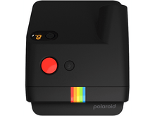 Charger l&#39;image dans la galerie, Appareil photo Polaroid noir avec bouton rouge et bande arc-en-ciel. Boutons d&#39;alimentation et flash présents.
