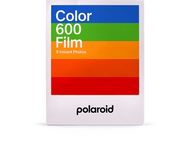 Une boîte de film Polaroid 600 avec des rayures colorées bleues, vertes, jaunes, oranges et rouges.