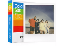 Charger l&#39;image dans la galerie, Une boîte de film Polaroid avec une photo de quatre personnes sur une plage avec un arc-en-ciel.
