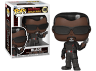 Une figurine Funko Pop de Blade dans une boîte, tenant un pistolet.