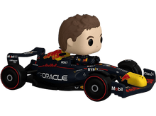 Charger l&#39;image dans la galerie, Une figurine Funko Pop d&#39;une voiture de F1. Le pilote a une grosse tête et porte un casque.
