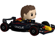 Une figurine Funko Pop d'une voiture de F1. Le pilote a une grosse tête et porte un casque.