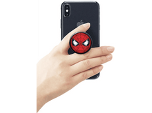 Charger l&#39;image dans la galerie, Une main tenant un smartphone noir avec un pop socket Spider-Man. Le pop socket présente le visage du personnage.
