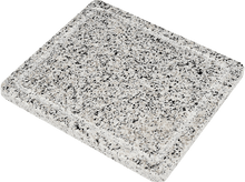 Charger l&#39;image dans la galerie, Planche à découper en granit. Surface grise mouchetée, forme rectangulaire, avec rainure.
