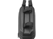 Charger l&#39;image dans la galerie, Sac de vélo noir avec des sangles élastiques. Il a une surface texturée et une fermeture éclair.
