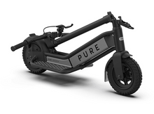 Charger l&#39;image dans la galerie, Trottinette électrique noire et grise sur fond blanc. Le mot &#39;PURE&#39; est visible.

