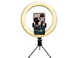 Un téléphone avec deux femmes sur l