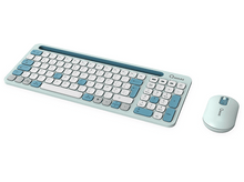 Charger l&#39;image dans la galerie, Un ensemble clavier et souris bleu clair sur fond blanc.
