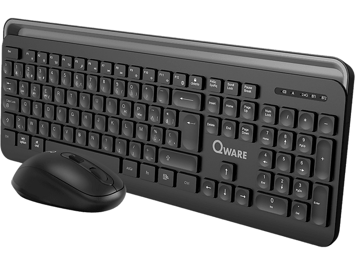 Ensemble clavier et souris Qware noir. Le clavier a de nombreuses touches. La souris est à gauche.