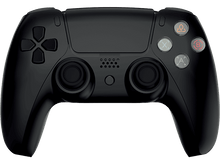 Charger l&#39;image dans la galerie, Une manette de jeu noire avec des boutons. Elle a un pavé directionnel, deux joysticks et boutons colorés.
