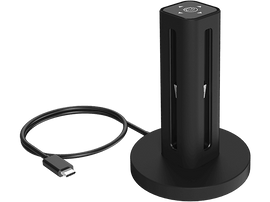 Un stérilisateur UV cylindrique noir. Il possède un câble USB-C attaché à une base.