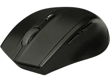 Charger l&#39;image dans la galerie, Une souris d&#39;ordinateur noire sur fond noir. Elle possède une molette de défilement et des boutons.
