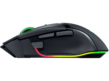 Charger l&#39;image dans la galerie, Souris de jeu noire avec éclairage RVB. Comprend des boutons, une molette de défilement avec des accents verts et des poignées latérales.

