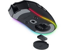 Charger l&#39;image dans la galerie, Souris Razer Cobra Pro. Vue inférieure avec base de charge et récepteur USB, tout en noir avec RGB.
