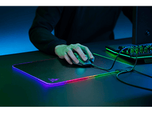 Charger l&#39;image dans la galerie, RAZER Tapis souris gamer FireFly V2 (RZ02-03020100-R3M1)
