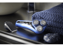 Charger l&#39;image dans la galerie, Rasoir électrique bleu et argenté avec tête et cache.
