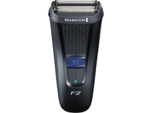 Charger l&#39;image dans la galerie, Rasoir électrique Remington F2 noir. Il a un bouton d&#39;alimentation bleu et un témoin lumineux vert.
