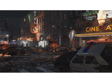 Charger l&#39;image dans la galerie, Une rue de la ville détruite par le feu, avec des camions de pompiers, des voitures de police et une enseigne de cinéma indiquant &#39;DISASTER&#39;.
