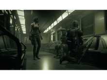 Charger l&#39;image dans la galerie, Femme et deux personnes dans une rame de métro. L&#39;un est à genoux avec une arme.
