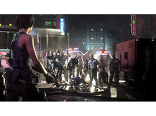 Charger l&#39;image dans la galerie, Une femme avec une arme à feu fait face à des zombies dans une rue de la ville la nuit, voitures de police en arrière-plan.
