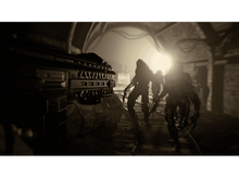 Charger l&#39;image dans la galerie, Un fusil est pointé sur plusieurs créatures dans un tunnel sombre et brumeux. Les créatures sont silhouettées.
