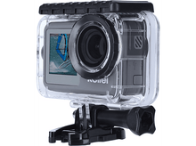 Charger l&#39;image dans la galerie, Caméra sous-marine dans un boîtier transparent. L&#39;écran montre une personne faisant de la planche à voile. L&#39;objectif est au milieu.
