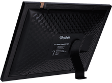 Charger l&#39;image dans la galerie, Vue arrière d&#39;un cadre photo numérique. Cadre en bois foncé et un support.
