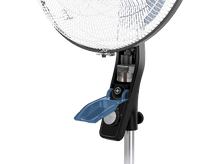 Charger l&#39;image dans la galerie, Ventilateur noir et argenté avec réservoir d&#39;eau et commandes. Réservoir d&#39;eau bleu et un cadran sont visibles.
