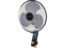 Charger l&#39;image dans la galerie, Un ventilateur Rowenta noir et bleu avec une grille argentée et une fonction anti-moustiques.
