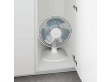 Charger l&#39;image dans la galerie, Ventilateur blanc à l&#39;intérieur d&#39;une armoire blanche, avec porte ouverte.
