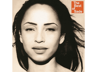 Pochette d'album avec un gros plan sur le visage d'une femme, texte 'The Best of Sade' dans le coin.