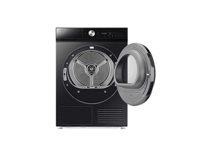 Un sèche-linge Samsung noir avec la porte ouverte. Le tambour est visible. Le panneau de contrôle affiche des réglages. Le sèche-linge est sur fond blanc.