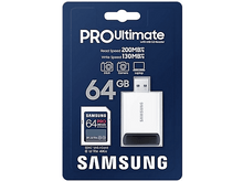 Charger l&#39;image dans la galerie, Un pack carte SD et adaptateur Samsung 64 Go Pro Ultimate sur fond bleu.
