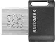 Clé USB 3.1 Samsung argentée et noire avec '256' et 'USB 3.1' imprimés, fond noir.
