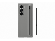 Charger l&#39;image dans la galerie, Coque de téléphone grise avec un stylo et trois caméras. La marque Samsung est visible.
