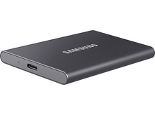 Charger l&#39;image dans la galerie, Un disque dur externe Samsung gris foncé. Il possède un port USB-C.
