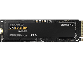 Un disque dur SSD noir. Samsung 970 EVO Plus, 2 To, avec une carte de circuit imprimé.