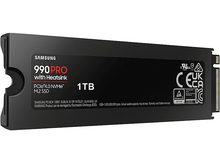 Charger l&#39;image dans la galerie, Disque SSD noir avec dissipateur thermique, la marque et le modèle sont visibles.
