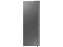 Charger l&#39;image dans la galerie, Vue latérale d&#39;un réfrigérateur gris avec finition en acier inoxydable, sur fond blanc.
