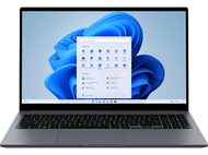 Un ordinateur portable affiche le menu Démarrer de Windows 11. Il est argenté avec clavier noir.