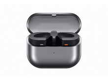 Charger l&#39;image dans la galerie, Étui d&#39;écouteurs gris, ouvert, montrant deux écouteurs. Indicateurs de charge bleus et orange.
