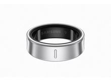 Charger l&#39;image dans la galerie, Une bague Samsung argentée avec un anneau intérieur noir. Elle a un renfoncement rectangulaire.
