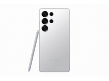 Charger l'image dans la galerie, Smartphone argenté. Vue arrière, plusieurs caméras. S Pen à gauche. Fond blanc.
