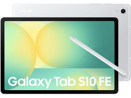 Une tablette blanche Samsung Galaxy Tab S10 FE est présentée. La tablette est sur une surface blanche, avec un stylet sur l