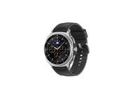 Une montre connectée argentée avec un cadran et un bracelet noirs. La montre affiche l'heure et les phases lunaires sur fond noir.