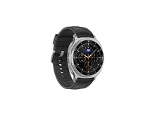 Charger l&#39;image dans la galerie, Une smartwatch noire avec une lunette argentée et un bracelet en cuir noir. Le cadran affiche une phase lunaire et des sous-cadrans.
