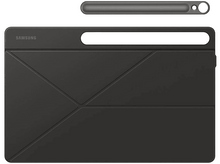 Charger l&#39;image dans la galerie, Étui de tablette noir avec un stylet. L&#39;étui est plié en forme triangulaire. Logo Samsung.
