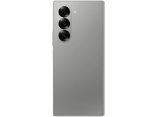 Charger l'image dans la galerie, Téléphone gris avec trois caméras à l'arrière. Le téléphone est élégant.
