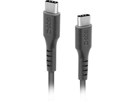 Deux câbles USB-C, gris, avec la marque SBS, sur un fond noir.