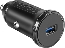Chargeur de voiture noir avec un port USB. Le chargeur a un bord argenté et le logo sbs.